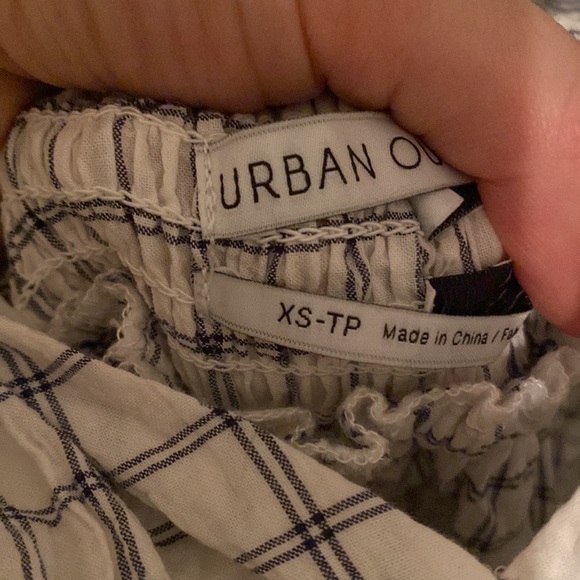 Backless Summer Romper - Picture 3 of 4